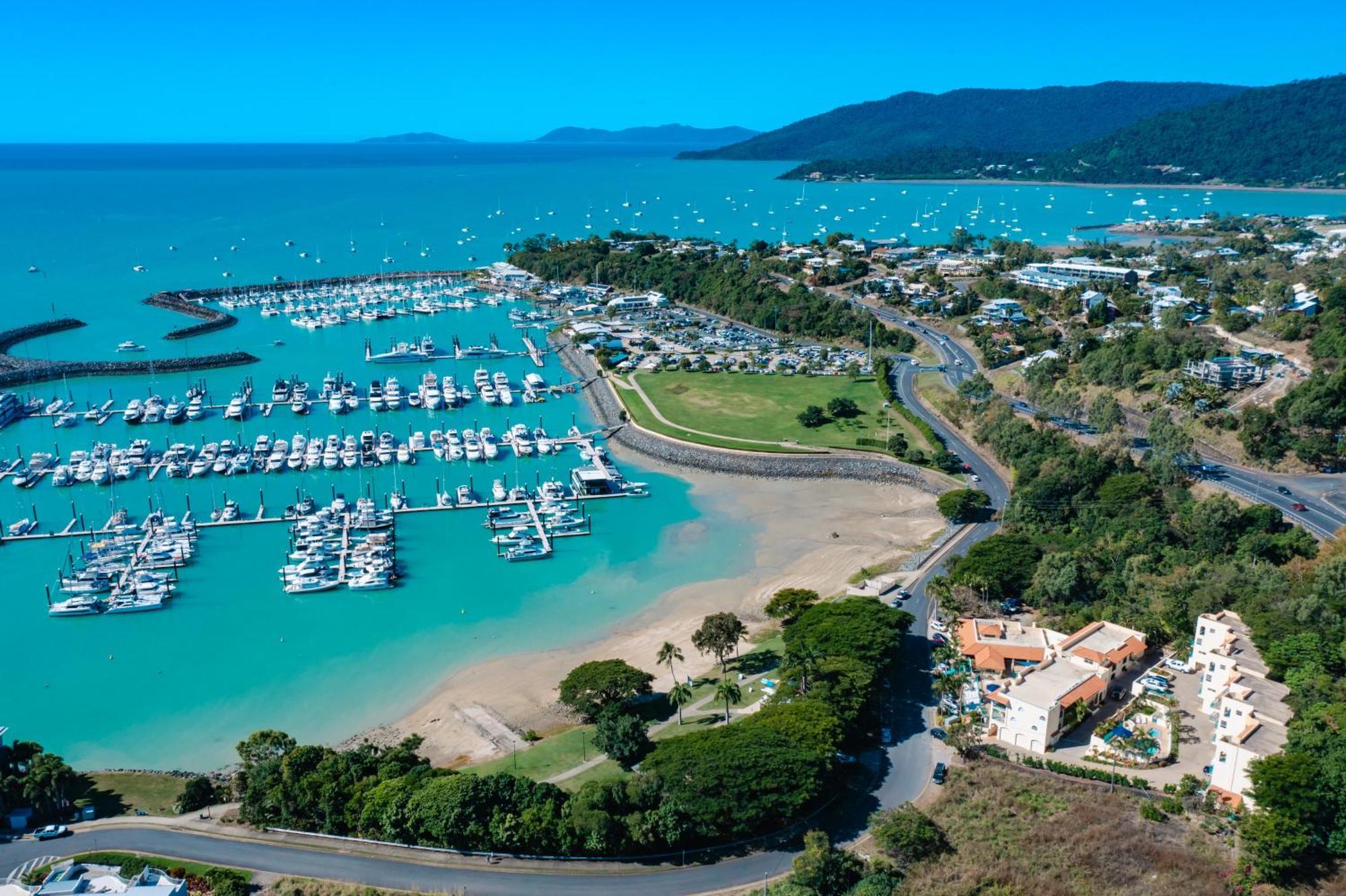 Shingley Beach Resort - Whitsundays Airlie Beach Exteriör bild